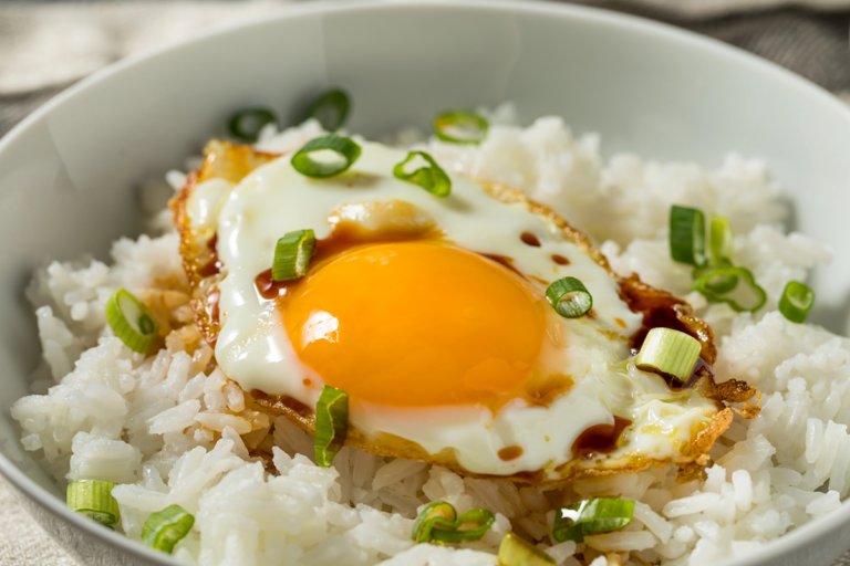 Asian Fried Egg Over Rice Snack